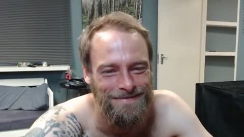 Snapshot of jjameson41 chatting on February 3, 2:53 am JamesJan van Rebel online show from February 3, 2:53 am