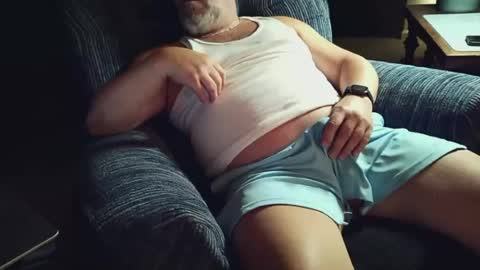 Snapshot of jjbeefy chatting on August 9, 4:39 am jjbeefy online show from August 9, 4:39 am