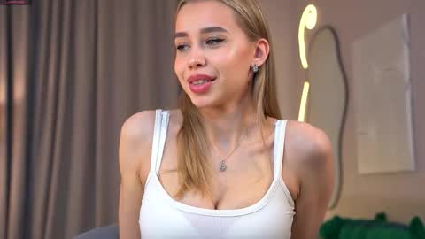 Jenny online show from October 22, 8:47 am