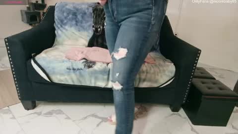 Snapshot of jjjust4fun1985 chatting on January 9, 11:24 pm Nicole Allen online show from January 9, 11:24 pm