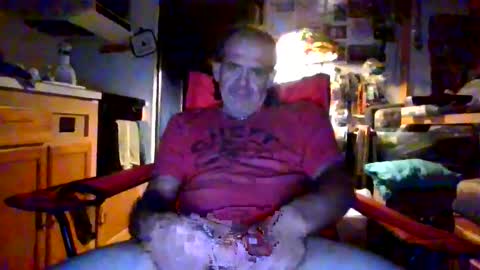 Snapshot of jjkenney69 chatting on December 21, 11:17 am camandplay online show from December 21, 11:17 am