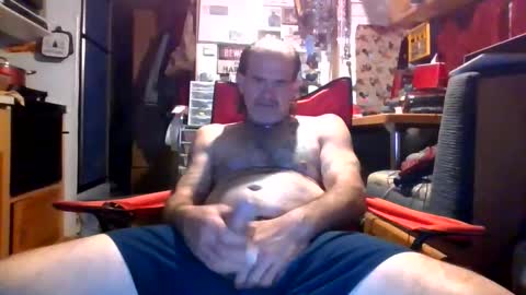 Snapshot of jjkenney69 chatting on January 6, 10:52 am camandplay online show from January 6, 10:52 am