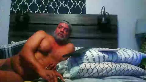 jjking973 online show from December 15, 11:42 pm