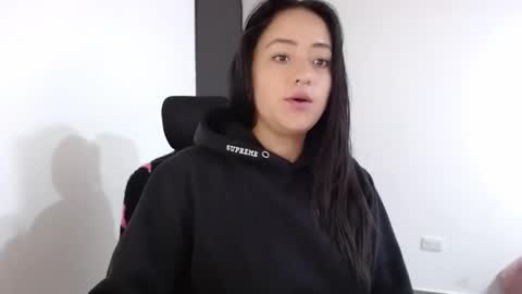 Snapshot of jjulietha95 chatting on January 20, 8:52 am Julieta online show from January 20, 8:52 am