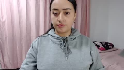 Snapshot of jjulietha95 chatting on February 17, 3:36 am Julieta online show from February 17, 3:36 am