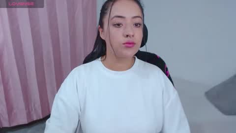 Snapshot of jjulietha95 chatting on March 3, 12:48 am Julieta online show from March 3, 12:48 am