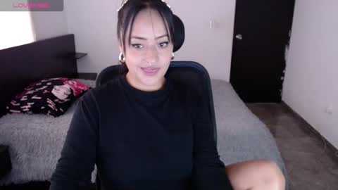 Snapshot of jjulietha95 chatting on February 22, 10:30 pm Julieta online show from February 22, 10:30 pm