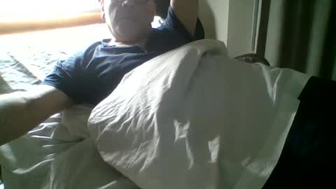 jlouis59 online show from December 29, 7:43 pm