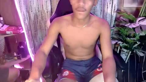 Snapshot of jn_lustzone chatting on October 27, 5:39 pm jn_lustzone online show from October 27, 5:39 pm