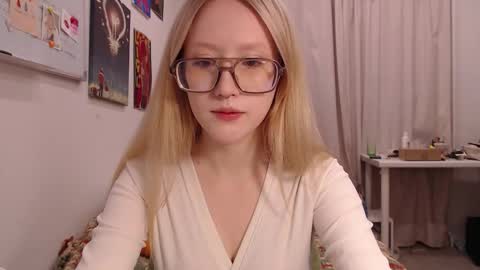 Snapshot of joan_kiss chatting on September 22, 2:08 pm joan_kiss online show from September 22, 2:08 pm