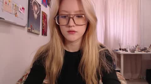 Snapshot of joan_kiss chatting on September 24, 8:17 am joan_kiss online show from September 24, 8:17 am