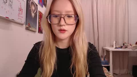 Snapshot of joan_kiss chatting on September 27, 5:40 pm joan_kiss online show from September 27, 5:40 pm