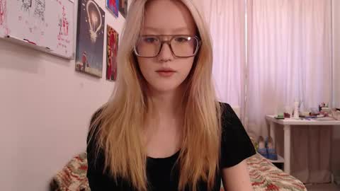 Snapshot of joan_kiss chatting on September 29, 11:04 am joan_kiss online show from September 29, 11:04 am