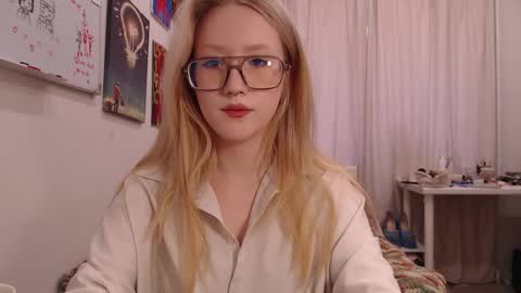 Snapshot of joan_kiss chatting on October 1, 12:55 pm joan_kiss online show from October 1, 12:55 pm