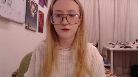 Snapshot of joan_kiss chatting on October 23, 3:11 pm joan_kiss online show from October 23, 3:11 pm