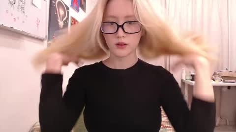 joan_kiss online show from December 15, 1:43 am