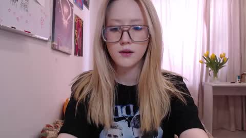 Snapshot of joan_kiss chatting on March 7, 7:38 am joan_kiss online show from March 7, 7:38 am