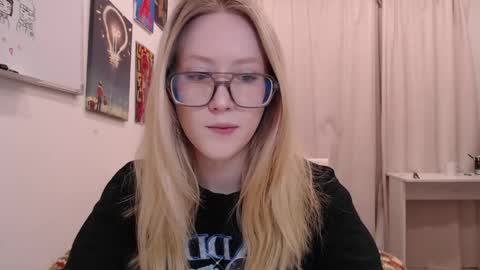 Snapshot of joan_kiss chatting on March 30, 5:58 pm joan_kiss online show from March 30, 5:58 pm