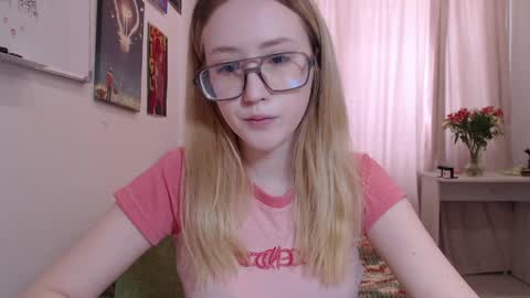 Snapshot of joan_kiss chatting on April 11, 7:56 am joan_kiss online show from April 11, 7:56 am