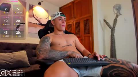 Snapshot of joan_soto chatting on June 19, 1:37 pm joan_soto online show from June 19, 1:37 pm