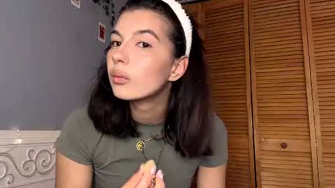 joanaphippin online show from June 13, 6:11 am