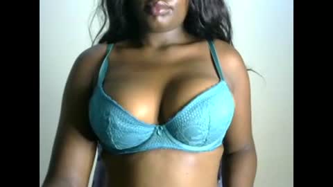 Snapshot of joankein_255 chatting on February 1, 10:34 pm varl online show from February 1, 10:34 pm