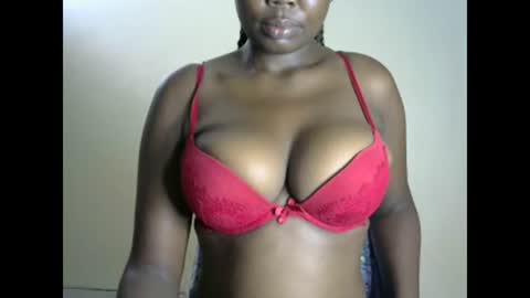 Snapshot of joankein_255 chatting on February 16, 11:49 am varl online show from February 16, 11:49 am