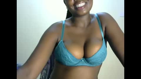 Snapshot of joankein_255 chatting on February 26, 5:07 pm varl online show from February 26, 5:07 pm