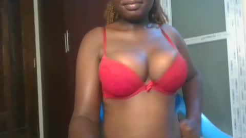 Snapshot of joankein_255 chatting on November 28, 7:05 pm varl online show from November 28, 7:05 pm