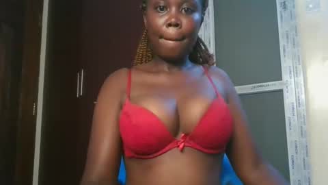 Snapshot of joankein_255 chatting on November 30, 6:45 pm varl online show from November 30, 6:45 pm