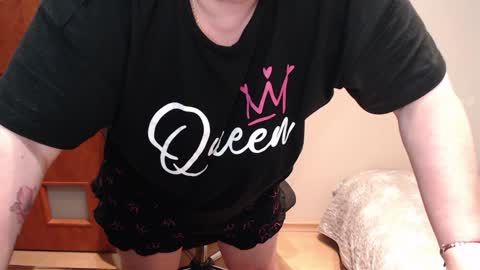 Joanna and Greg online show from February 4, 10:32 am