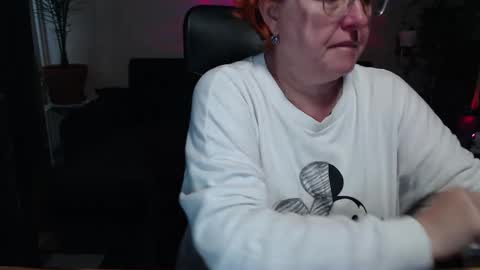 Joanna and Greg online show from October 17, 8:17 am