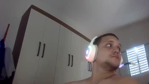 Snapshot of joaovitor302 chatting on March 9, 7:05 pm joaovitor302 online show from March 9, 7:05 pm