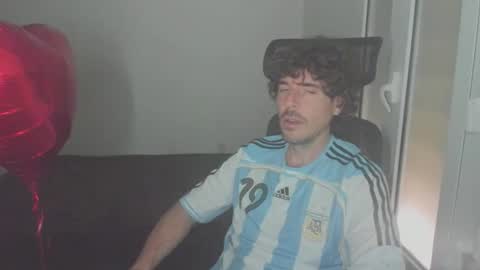 Snapshot of joaquin420_hot chatting on February 14, 10:45 am joaquin420_hot online show from February 14, 10:45 am