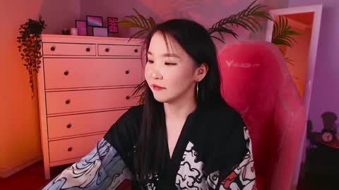 Amina online show from February 9, 12:30 pm