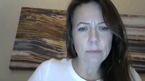 Leigh online show from March 31, 2:24 am