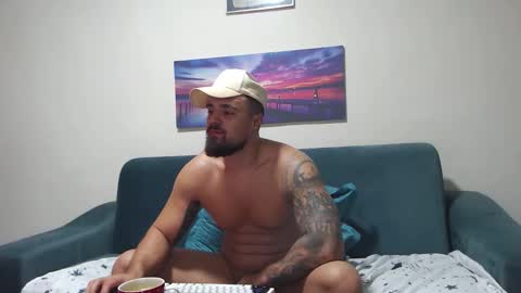 Snapshot of jodogs chatting on September 26, 4:16 am Tiberius online show from September 26, 4:16 am