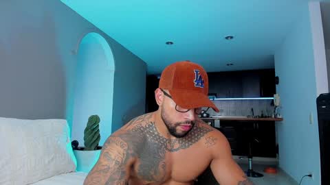 joe_esthetic online show from January 28, 10:56 pm