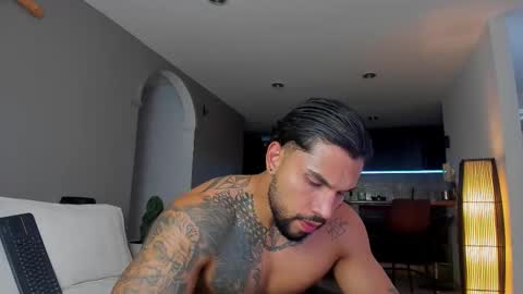 joe_esthetic online show from December 3, 1:57 am