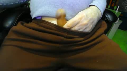 Snapshot of joeyballs123 chatting on January 17, 6:00 pm joeyballs123 online show from January 17, 6:00 pm