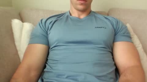 Snapshot of joeybanan chatting on February 2, 10:47 am joeybanan online show from February 2, 10:47 am