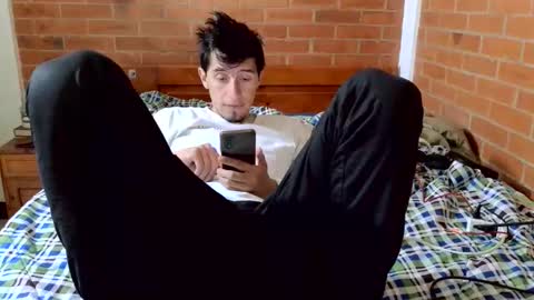 johan70nsexy online show from April 12, 2:33 pm