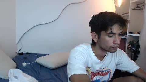 Snapshot of johan_03 chatting on October 7, 8:06 pm johan online show from October 7, 8:06 pm