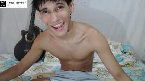 Snapshot of johan_mancini_r chatting on April 9, 9:09 pm johan_mancini_r online show from April 9, 9:09 pm