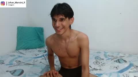 Snapshot of johan_mancini_r chatting on June 3, 6:35 pm johan_mancini_r online show from June 3, 6:35 pm