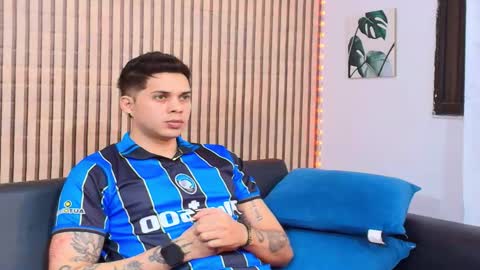 Snapshot of johan_speitzer chatting on February 23, 9:34 pm johan speitzer online show from February 23, 9:34 pm