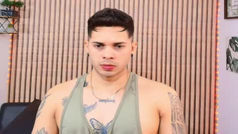 Snapshot of johan_speitzer chatting on March 23, 12:25 am johan speitzer online show from March 23, 12:25 am