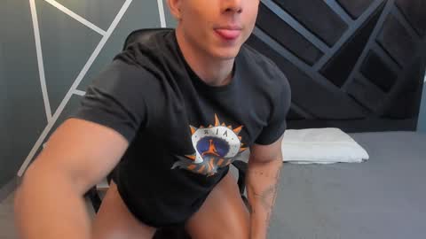 Johan Williams online show from December 27, 2:33 pm