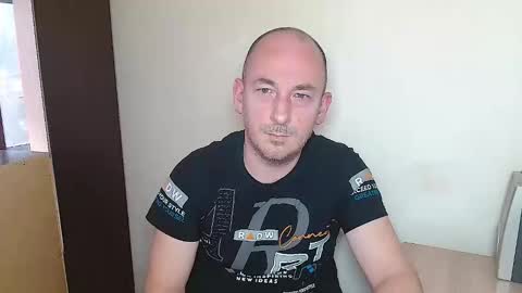 Snapshot of johanbarker chatting on February 2, 12:48 pm Johan online show from February 2, 12:48 pm