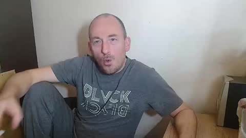 Snapshot of johanbarker chatting on February 16, 11:28 am Johan online show from February 16, 11:28 am